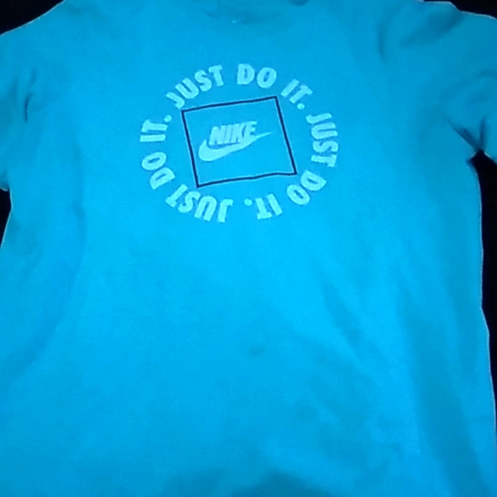 Nike tee